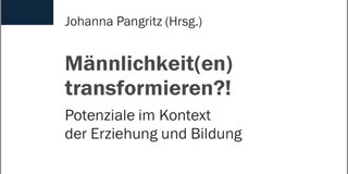 Das Bild zeigt das weiß-blaue Cover des Sammelbands mit dem schwarzen Titel auf weißem Hintergrund
